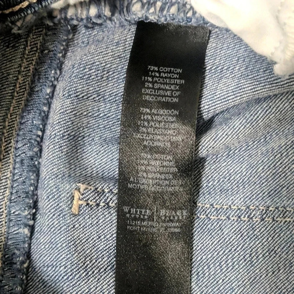 White House Black Market Skinny Leg Jeans, size 2 R - Picture 9 of 9
